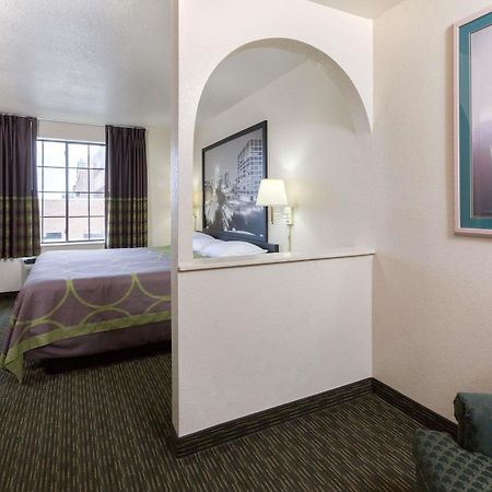 Super 8 By Wyndham Tulsa/Downtown/East Exterior foto